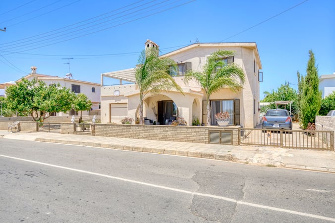 Villa in Deryneia - view 1