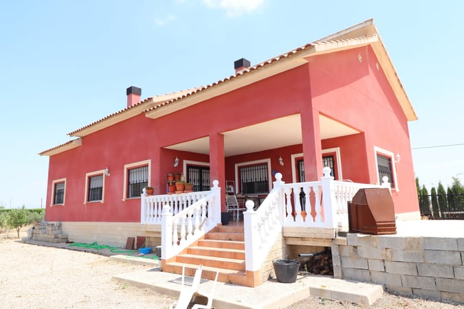 Villa in Purias - view 1
