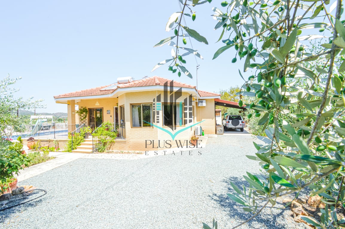 House in Mosfiloti - Image 3