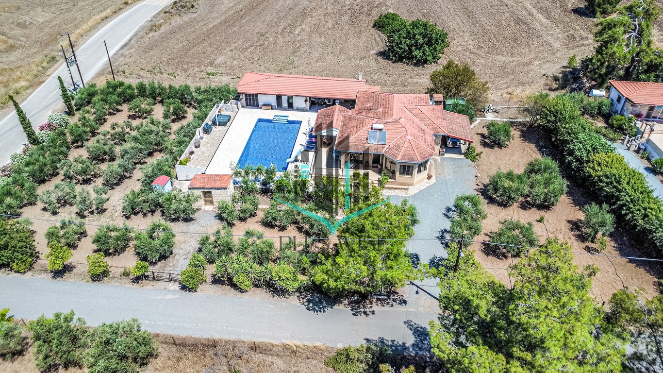 House in Mosfiloti - Image 2