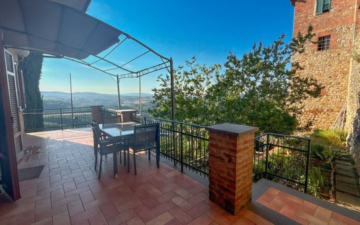 House in Monteleone d'Orvieto - view 1