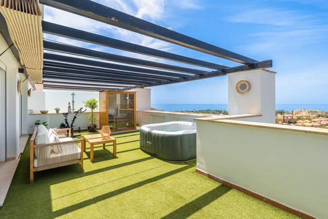 Apartment in Marbella Del Este - view 1