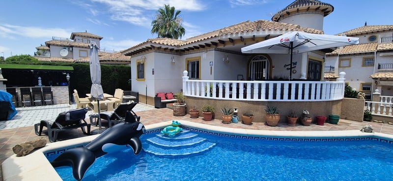 House in Villamartin - view 1