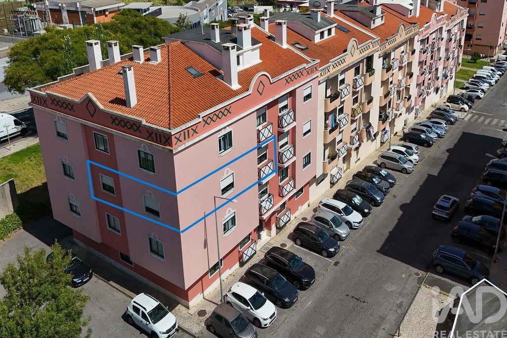 Apartment in Algueirao
