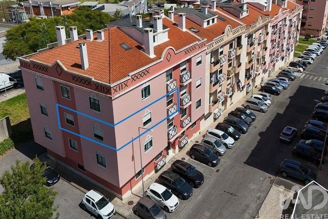 Apartment in Algueirao - view 1