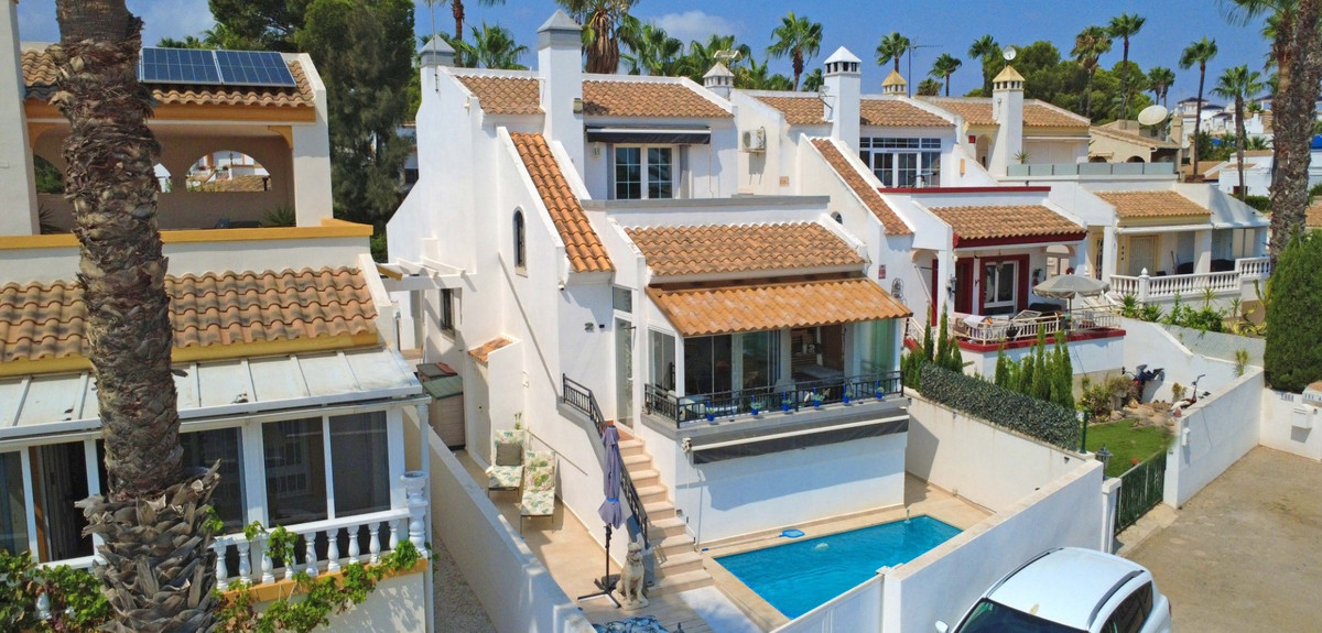 Villa in Villamartin - Image 3
