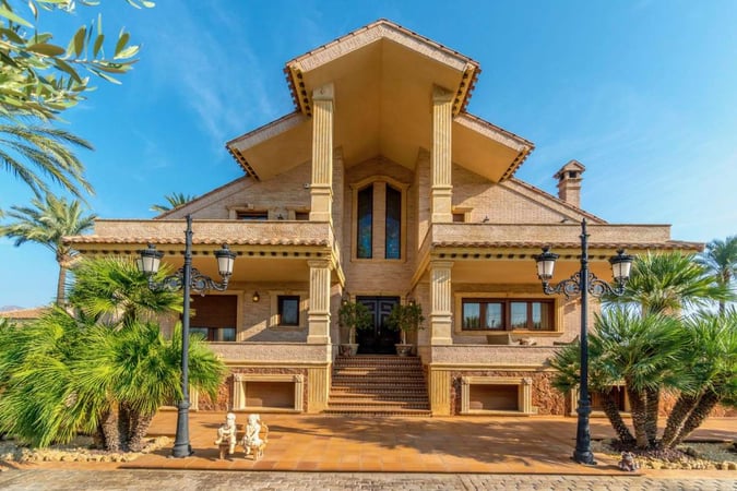Villa in Molins - view 1