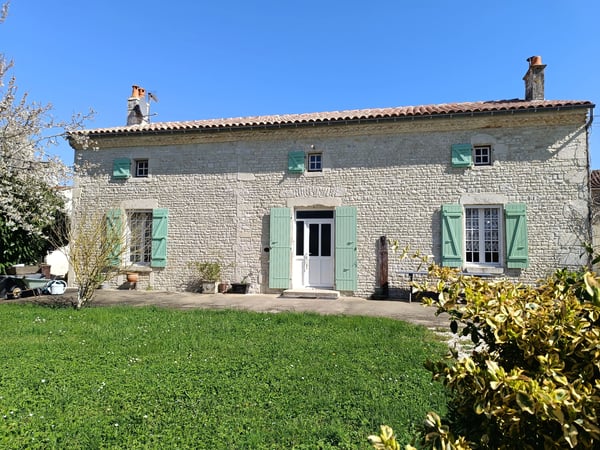 House in Saleignes - view 1