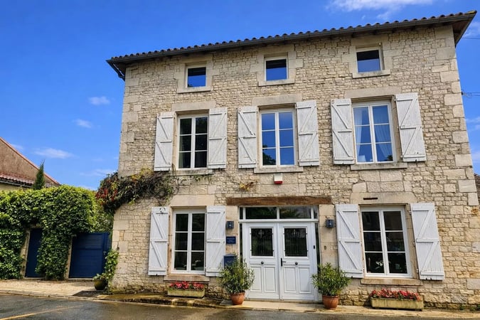 House in Chef-Boutonne - view 1