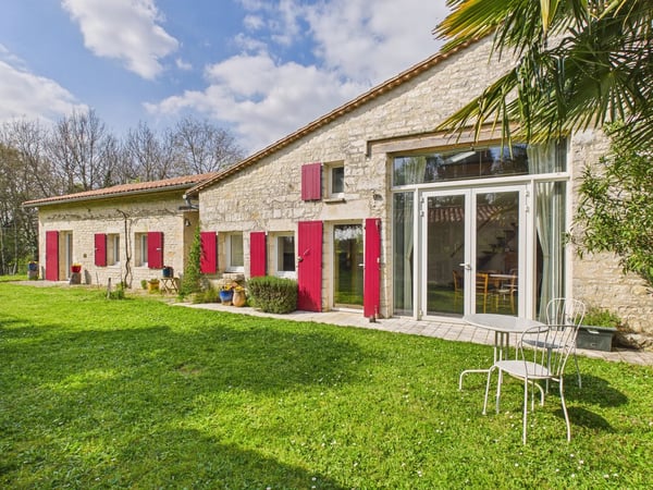 House in Saint-Front - view 1