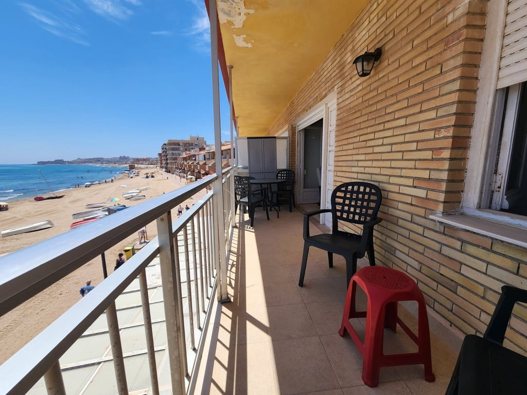 Apartment in Torrelamata - Image 2