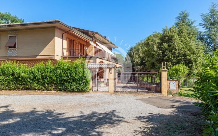Villa in Sant'Albino - view 1