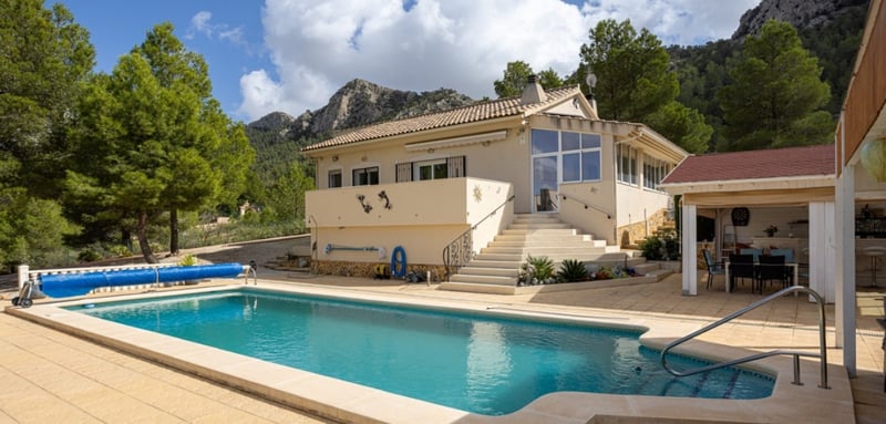 House in La Zarza - view 1