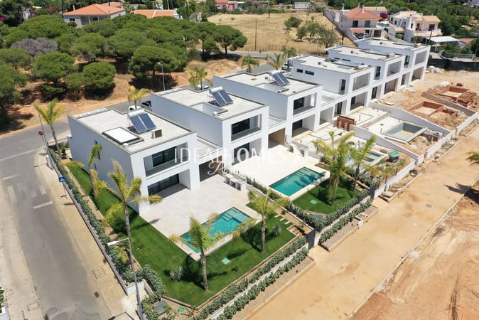 Villa in Pereiras - view 1
