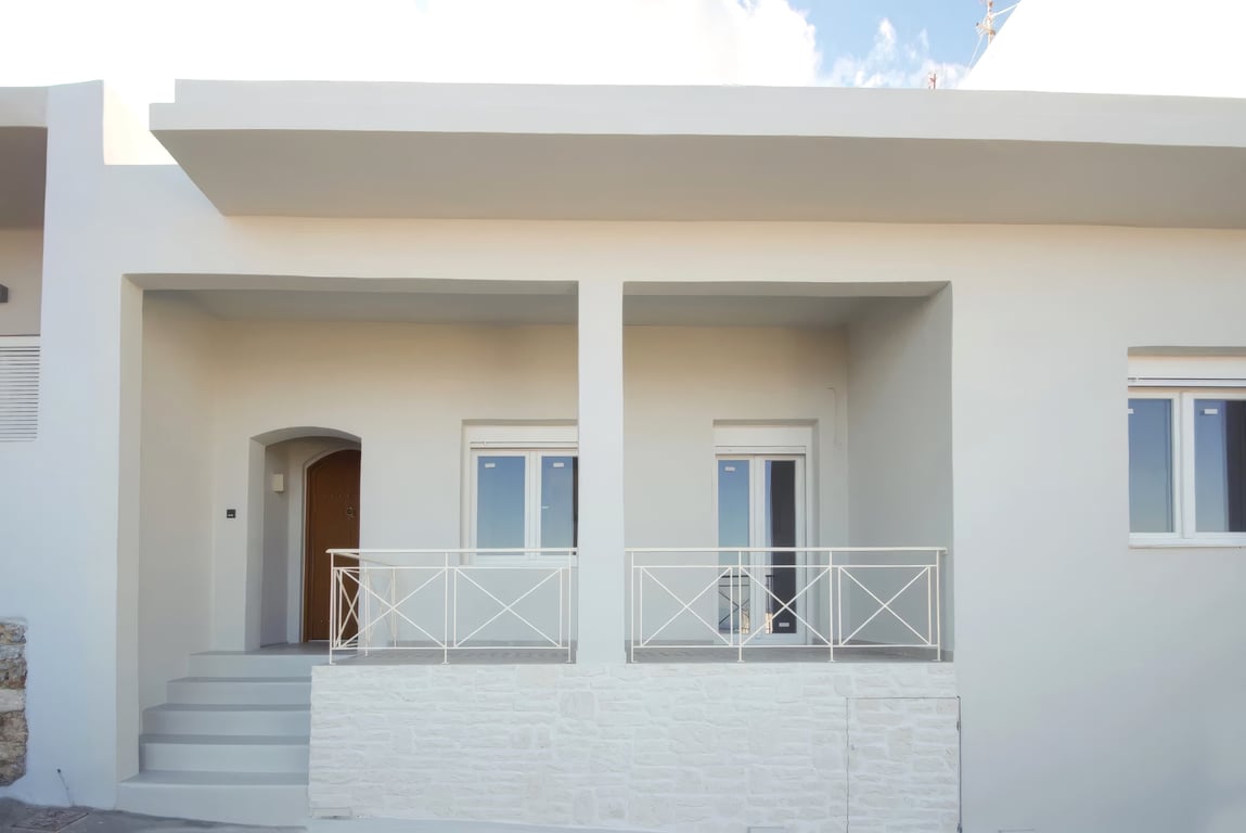 House in Syros - Image 3