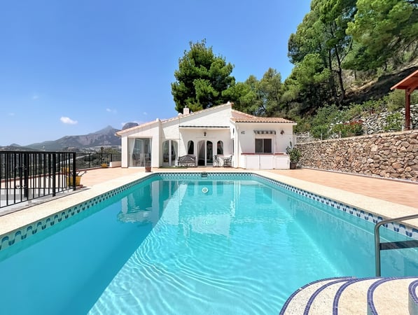 Villa in Callosa d'En Sarria - view 1