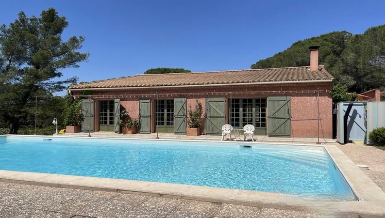 Villa in Bizanet - view 1