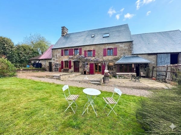 House in Champ-du-Boult - view 1