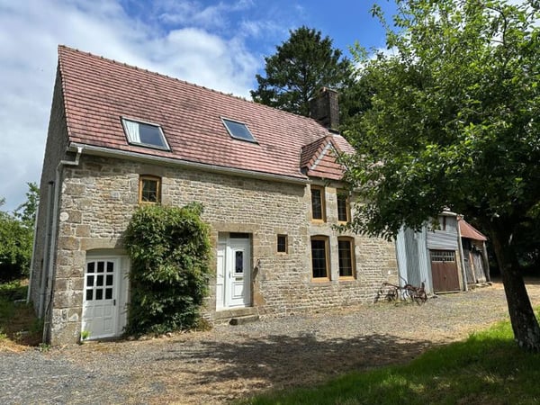 House in Saint-Pois - view 1
