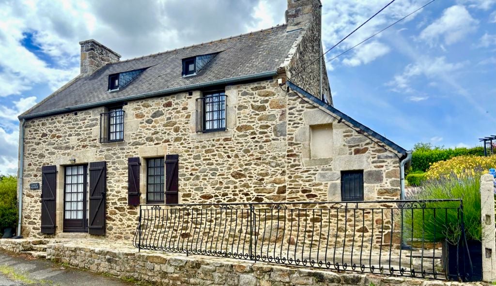 House in Pledeliac - Image 2