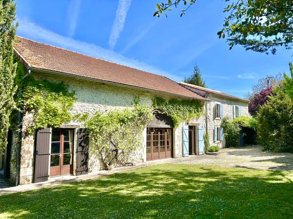 House in Bouteilles-Saint-Sebastien - view 1