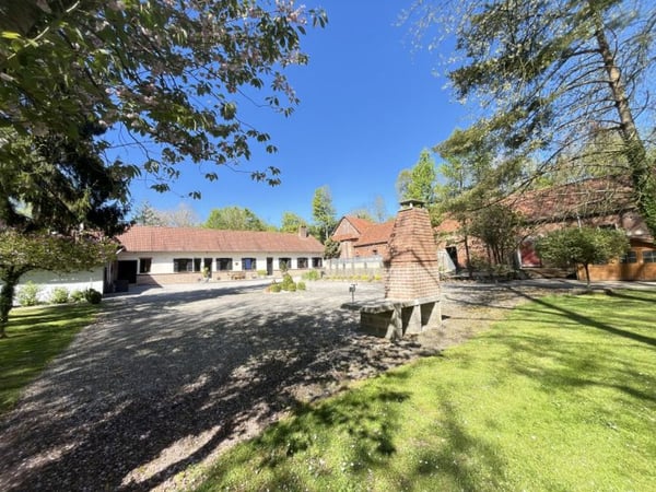 House in Wail - view 1