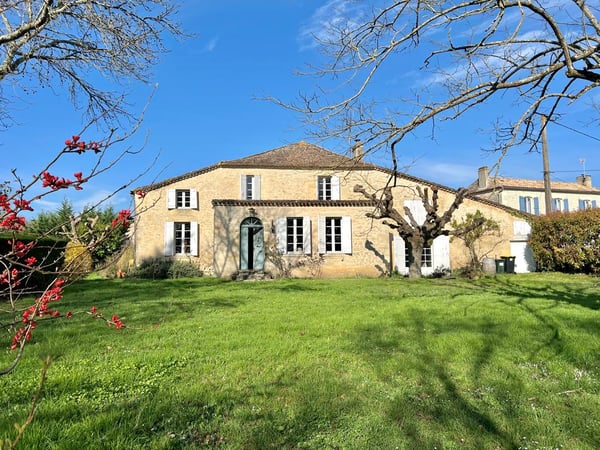 House in Duras - view 1