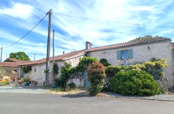House in Vouvant - view 1