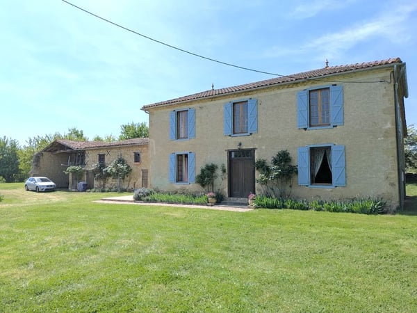 House in Seissan - view 1