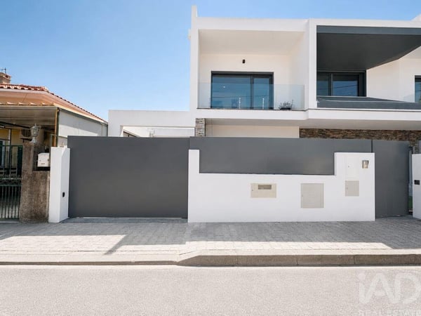 House in Fernao Ferro - view 1