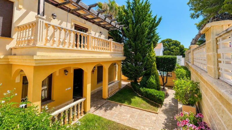 Villa in La Zenia - view 1
