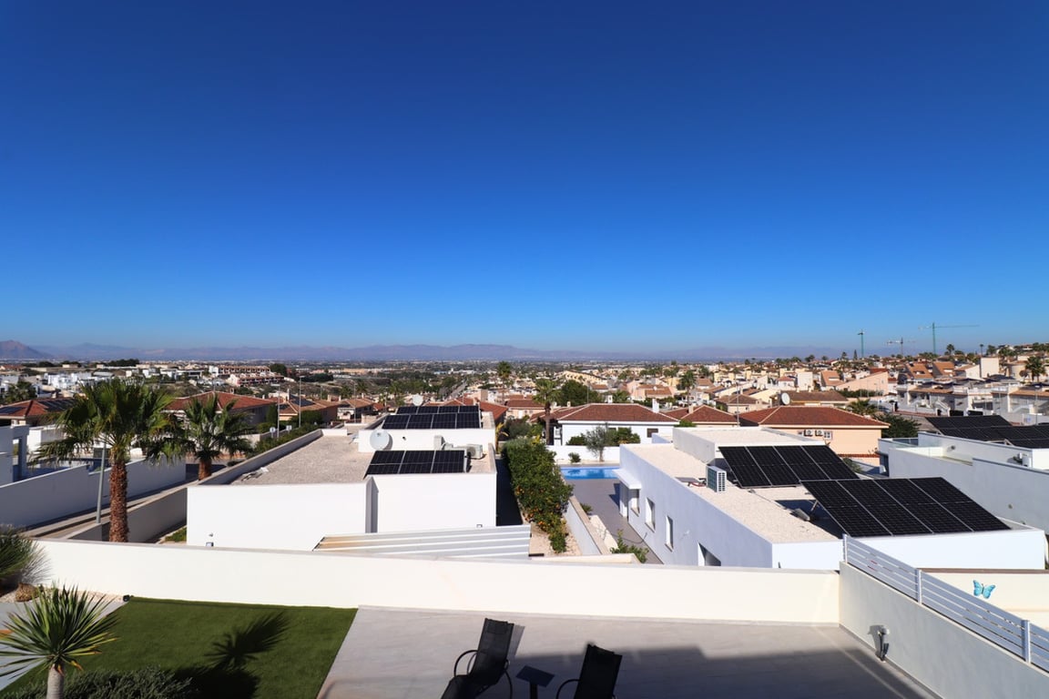 Villa in Rojales - Image 3