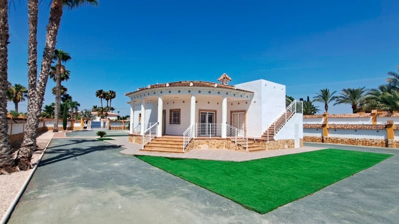 Villa in Catral - view 1