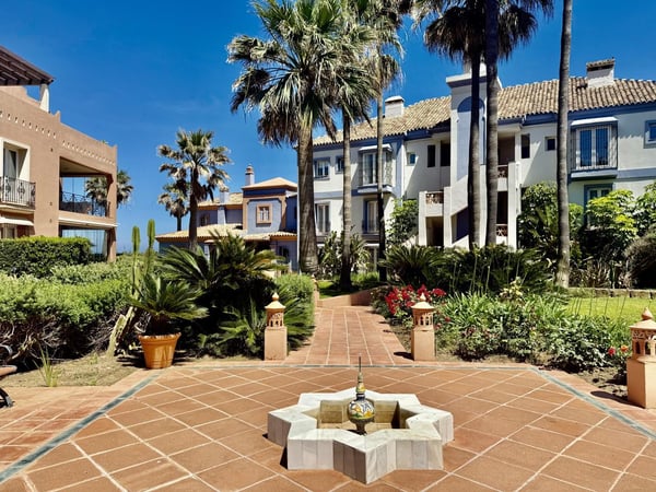 Penthouse in Casares - view 1