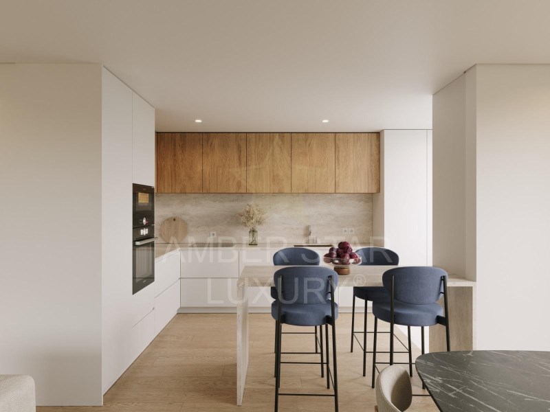 Apartment in Sao Felix da Marinha - Image 2
