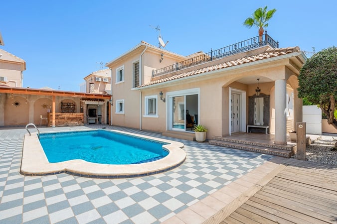 Villa in Torre de la Horadada - view 1