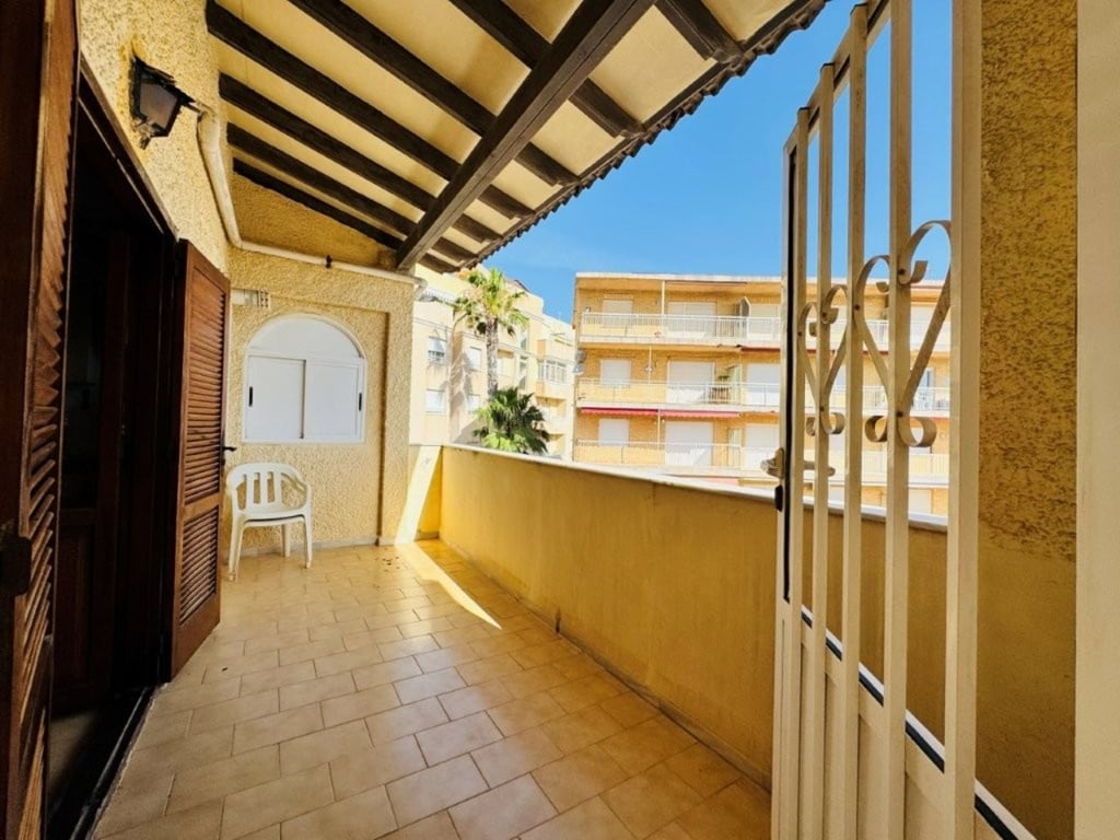 Apartment in Torrelamata - Image 2