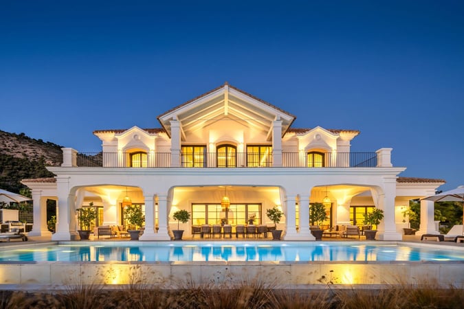 Villa in Benahavis - view 1