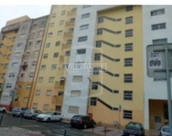 Apartment in Casal de Cambra - view 1