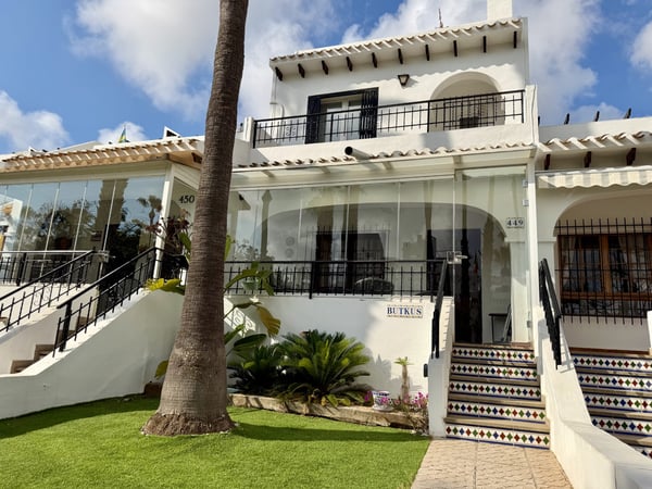 House in Villamartin - view 1
