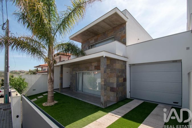 House in Leiria - view 1