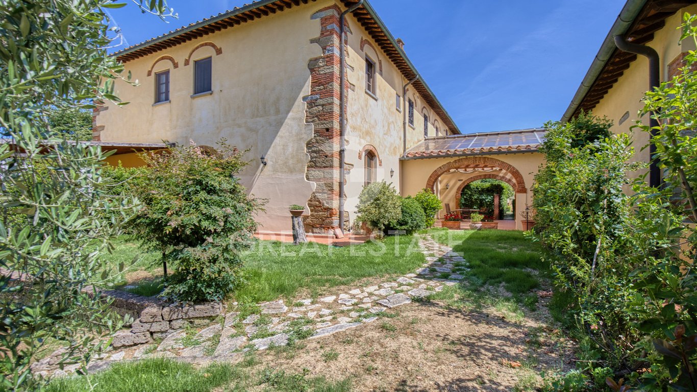 House in Arezzo - Image 3