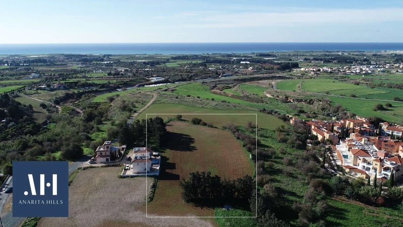 Land in Anarita - view 1