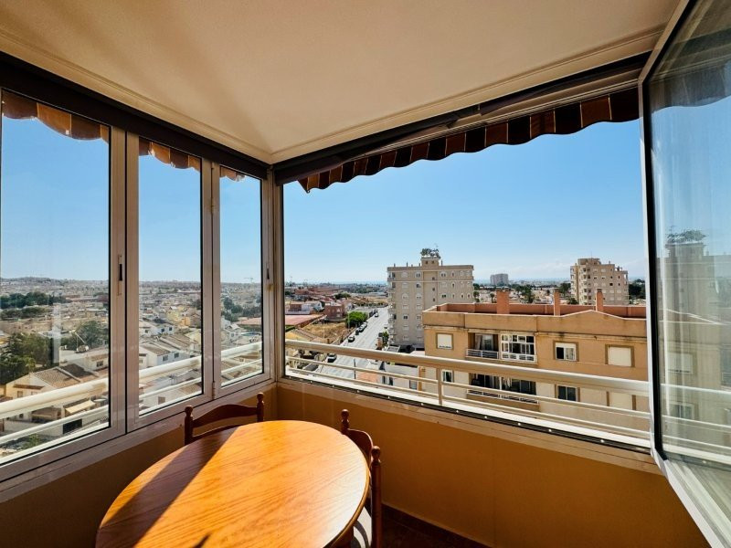 Apartment in Torrevieja - Image 2