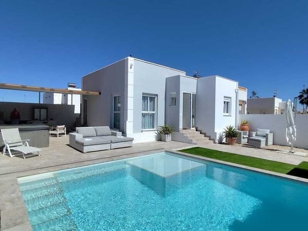 House in Avileses - view 1