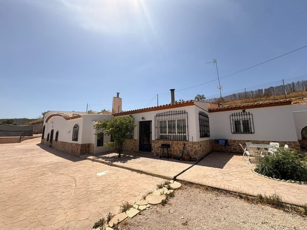 House in Jumilla - view 1