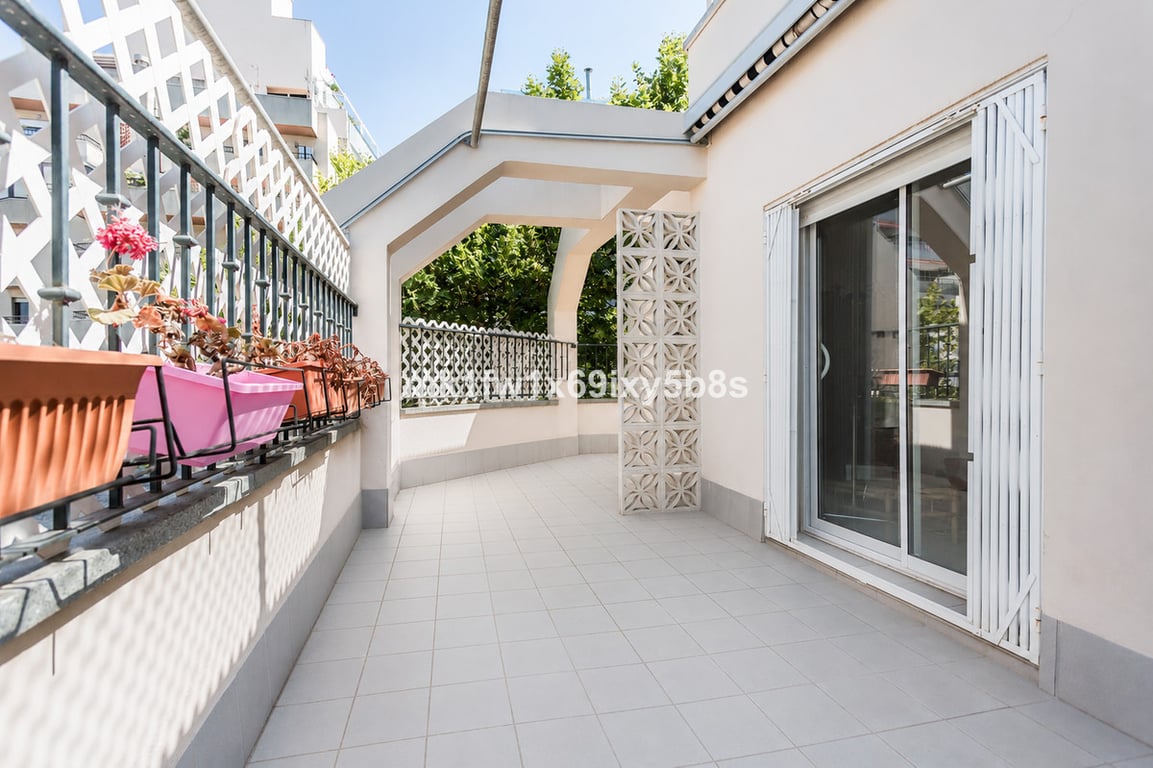 Apartment in Marbella - Image 3