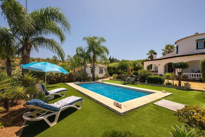 Villa in Alhaurin el Grande - view 1
