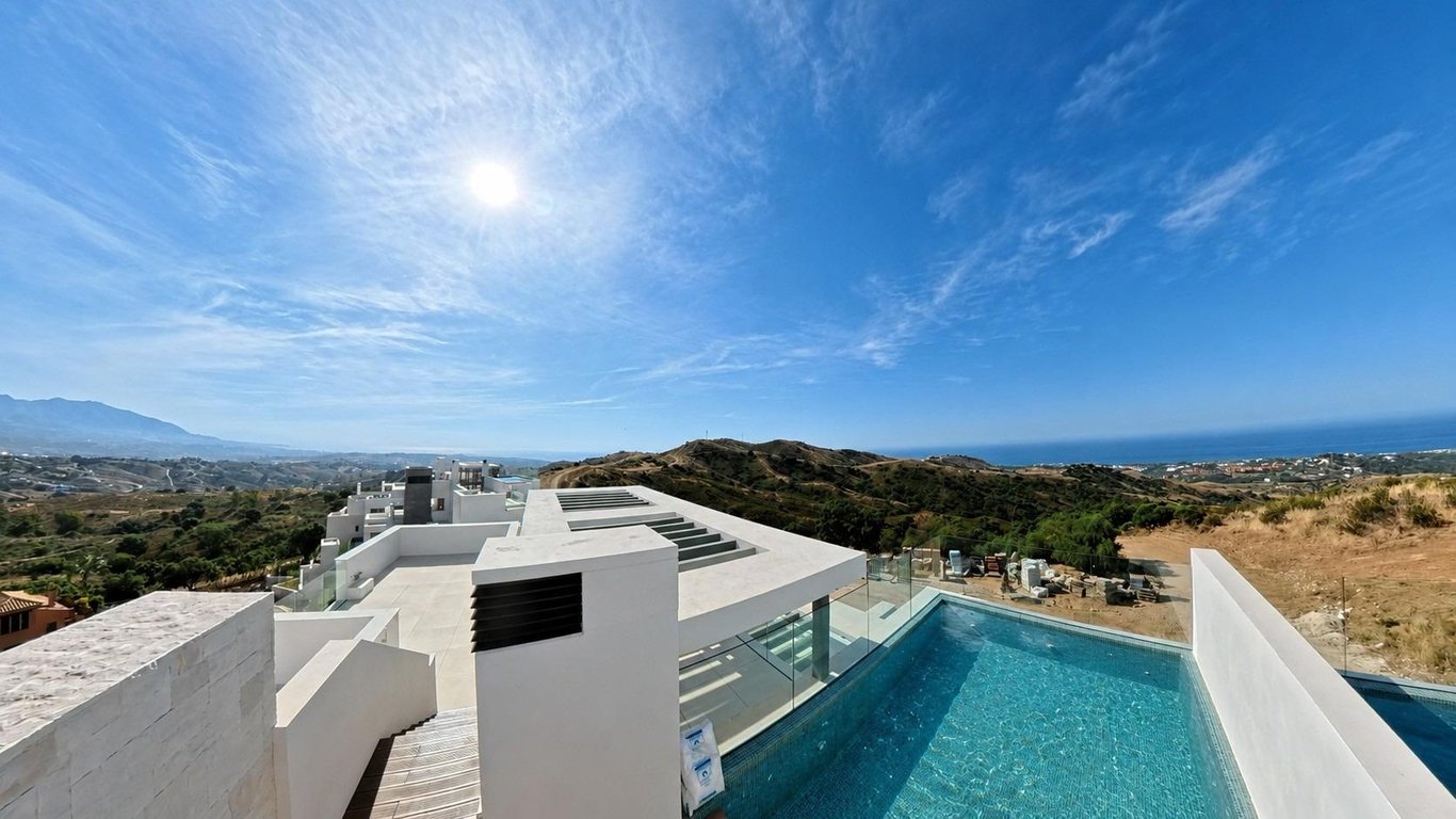 Penthouse in Artola
