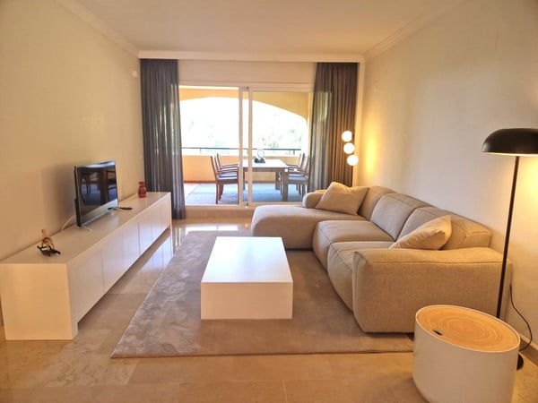Apartment in Elviria - view 1